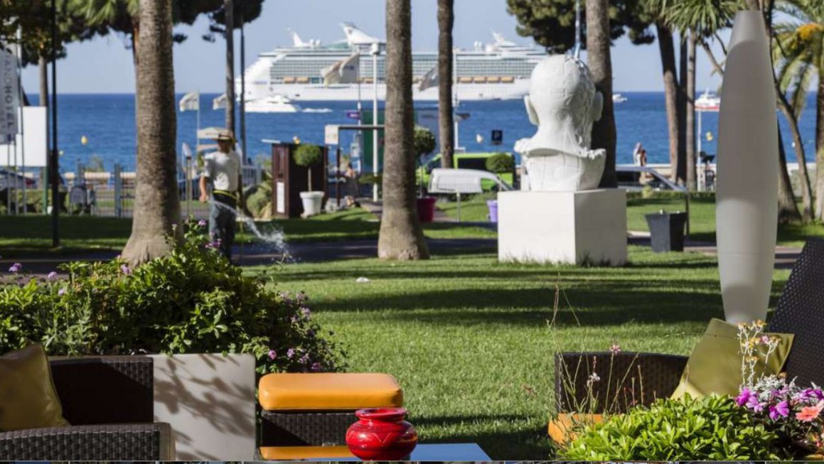 Cannes - LE GRAND HOTEL CANNES *****