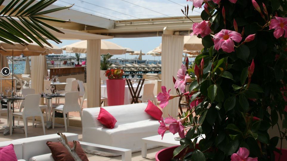 Cannes - PLAGE Croisette Beach