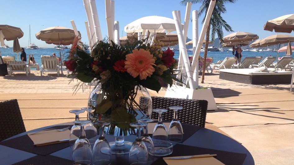 Cannes City Life - LA MANDALA Plage Restaurant
