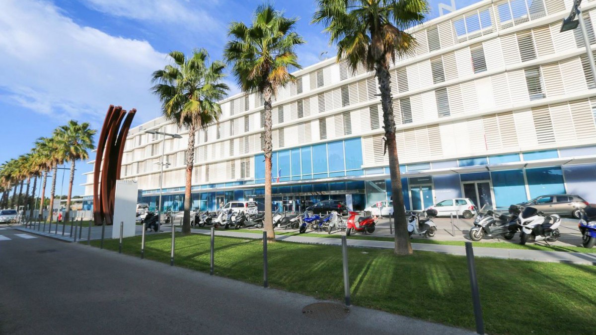 Cannes - Hôpital de Cannes 